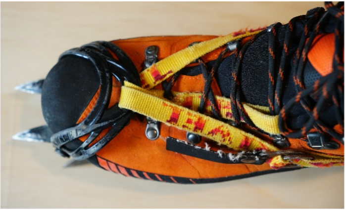 lace tuck with strap