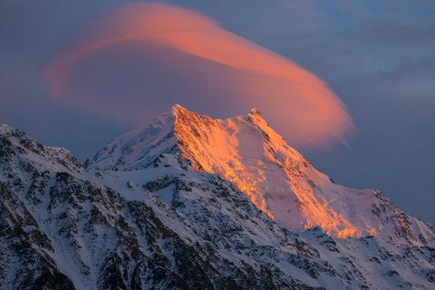 Lenticular cloud over Aoraki Mt Cook