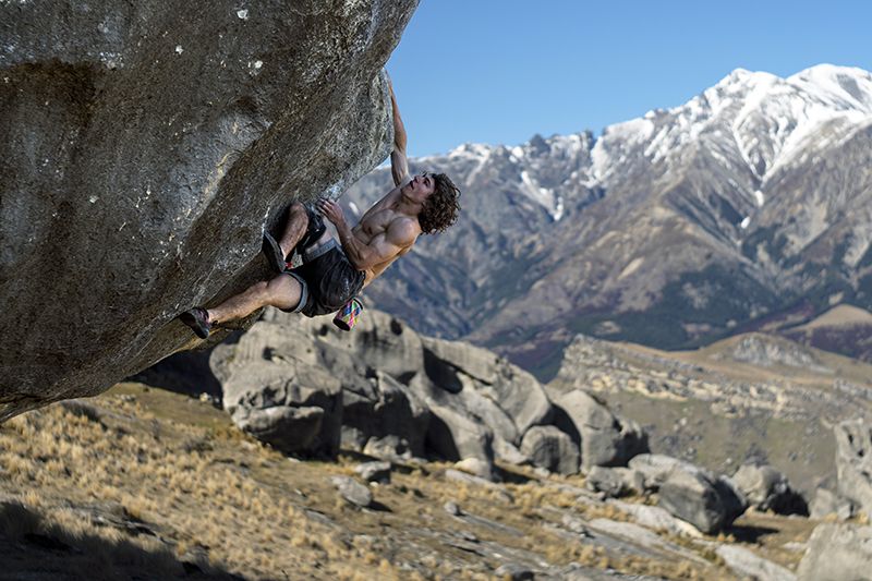 Boulderer on roof